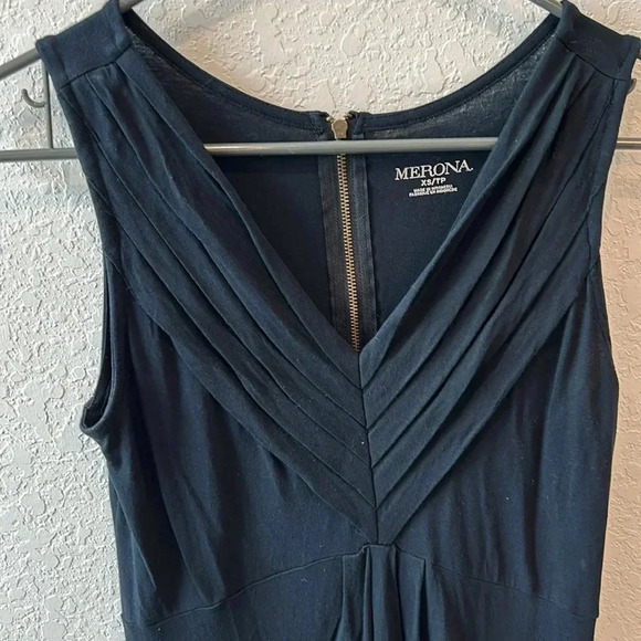 Merona Navy Top Sleeveless V Neck - Picture 2 of 5